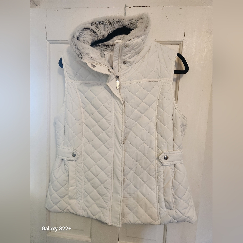 Chic Quilted Vest with Faux Fur Hood